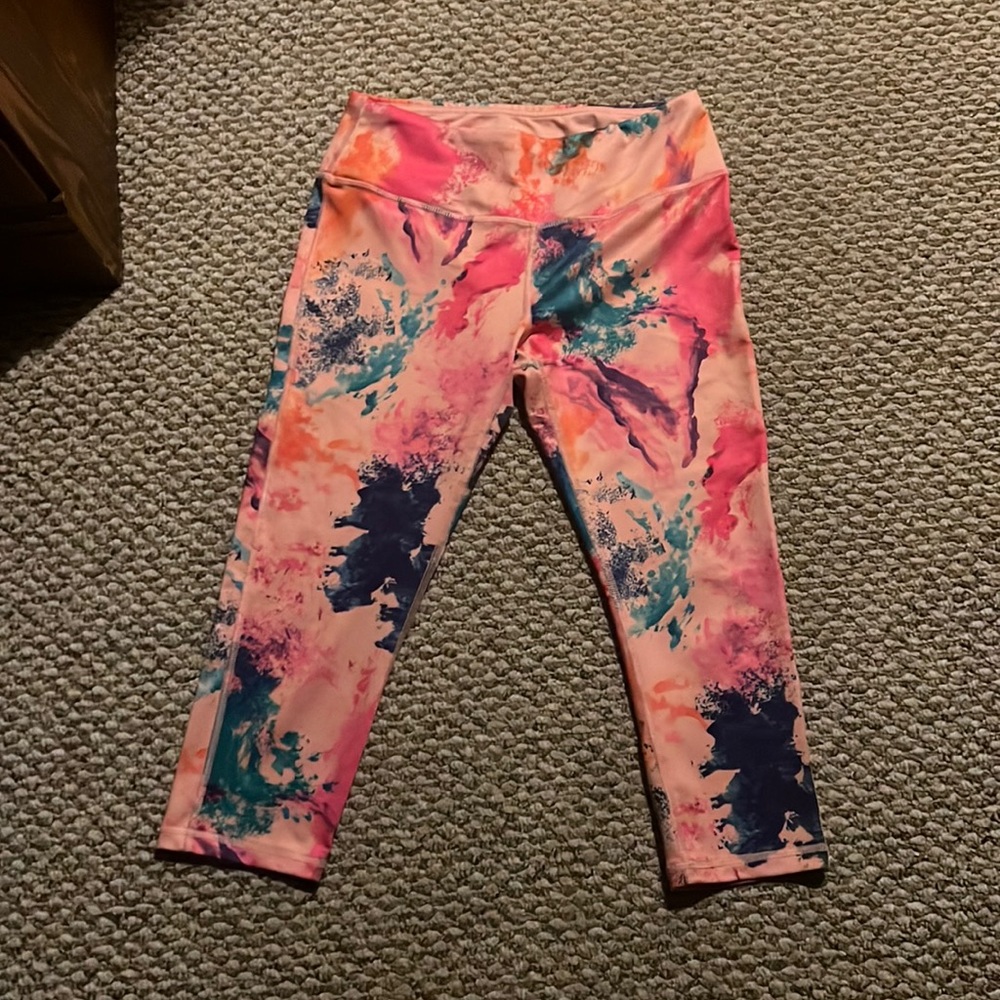 Pro player tie dyed capri workout pants!